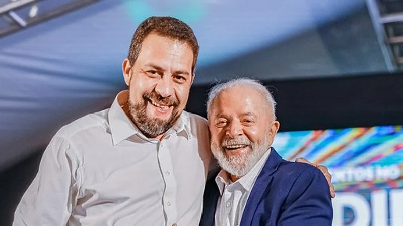 PSOL descarta federação com PT, mas apoia Lula.